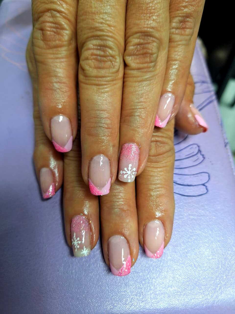 Manicure uñas rojo navideño